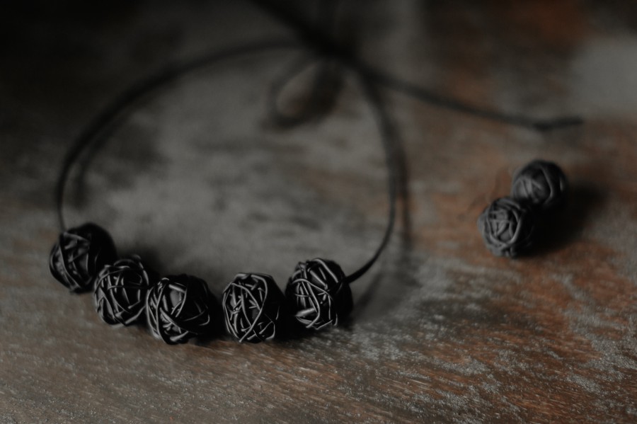 Komplekts - auskari un kaklarota "Meža kamoliņi