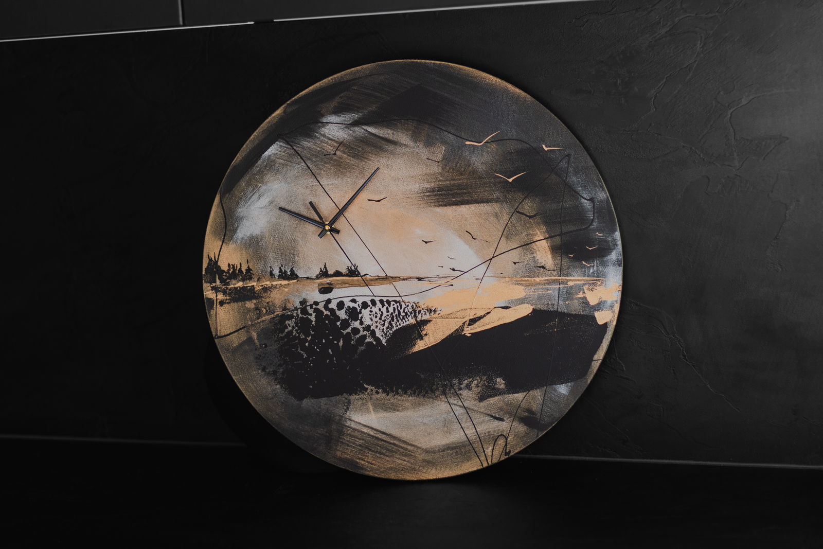 Dizaina pulkstenis "Tālumā"