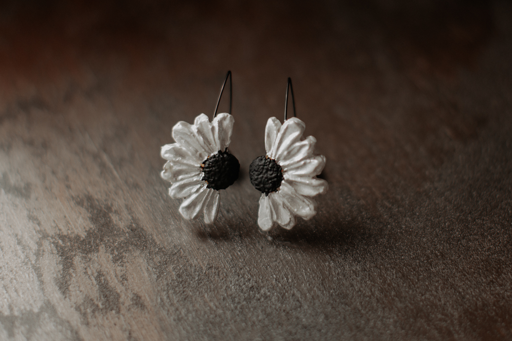 Āķu auskari "Margrietiņas"